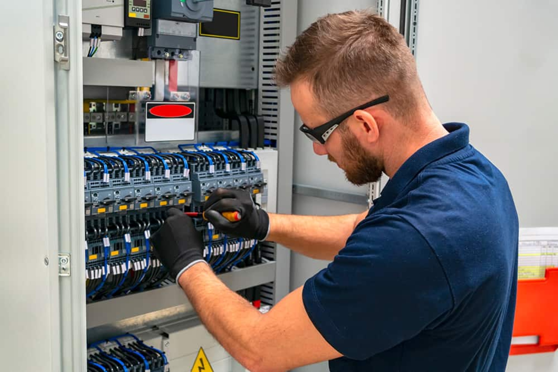 Elektroniker für Energie- und Gebäudetechnik (m/w/d) bei ALL IN ONE Elektro & IT Technologie GmbH in Frankfurt am Main