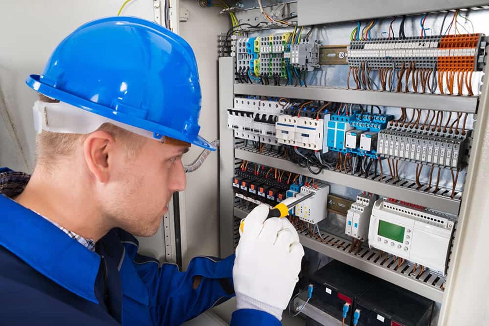 Elektroniker für Energie- und Gebäudetechnik (m/w/d) bei ALL IN ONE Elektro & IT Technologie GmbH in Frankfurt am Main