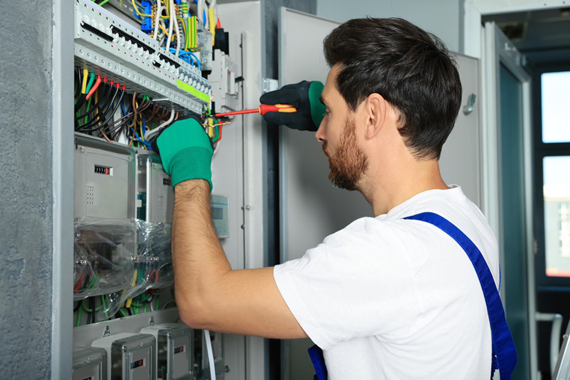 Nieder­spannungs­anlagen bei ALL IN ONE Elektro & IT Technologie GmbH in Frankfurt am Main