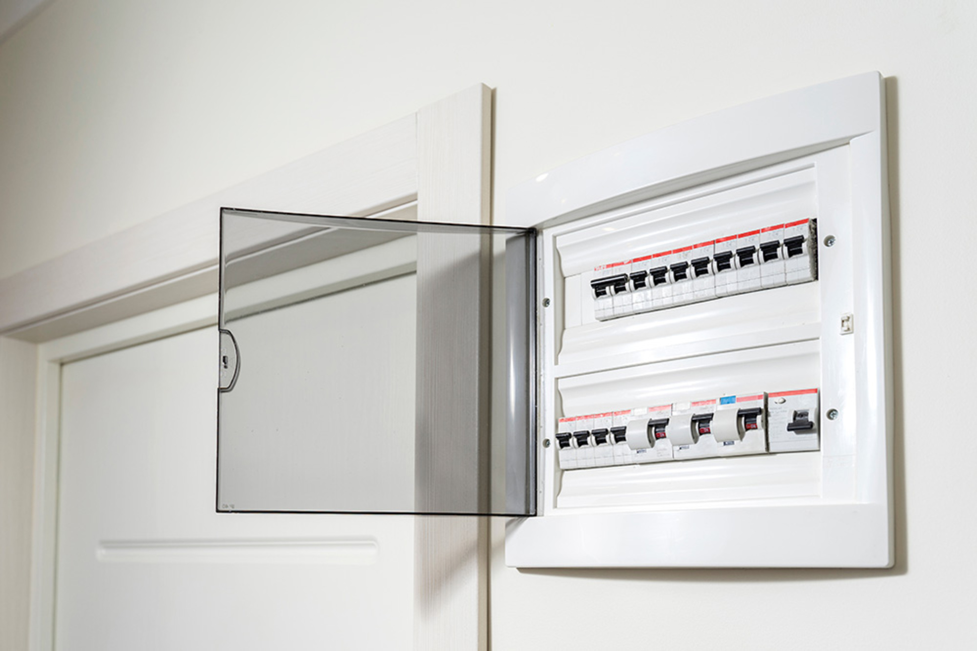 Über­spannungs­schutz bei ALL IN ONE Elektro & IT Technologie GmbH in Frankfurt am Main