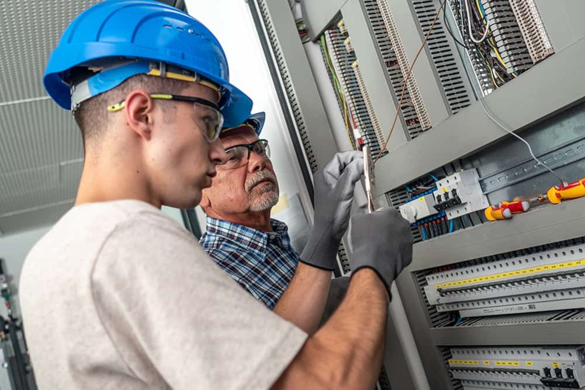 Ausbildung bei ALL IN ONE Elektro & IT Technologie GmbH in Frankfurt am Main