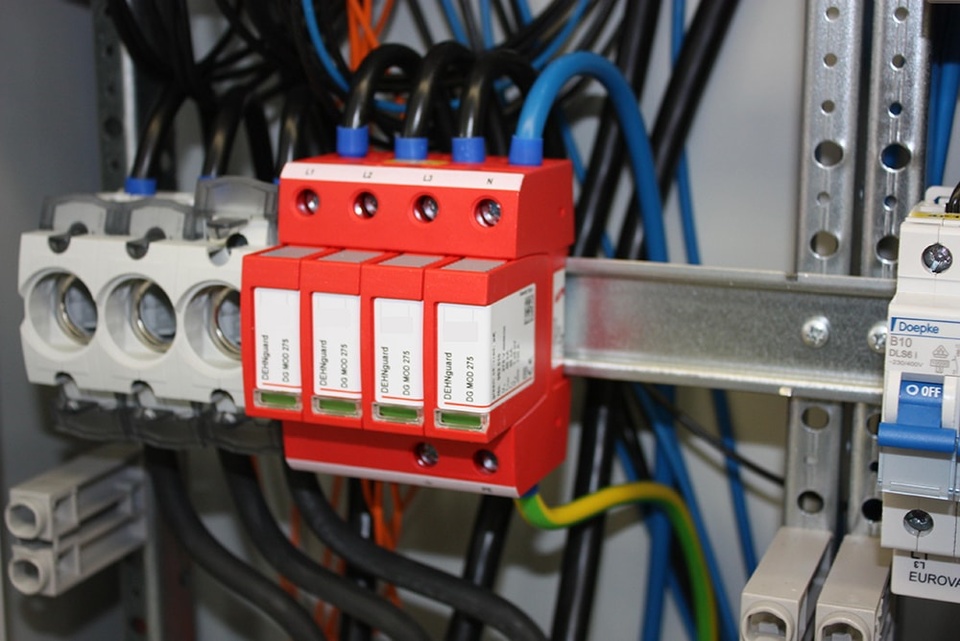 U berspannungsschutz bei ALL IN ONE Elektro & IT Technologie GmbH in Frankfurt am Main